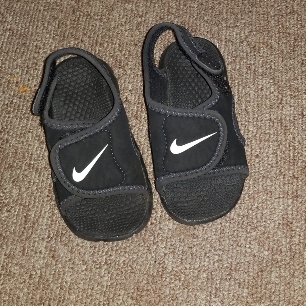 Nike toddler sandals